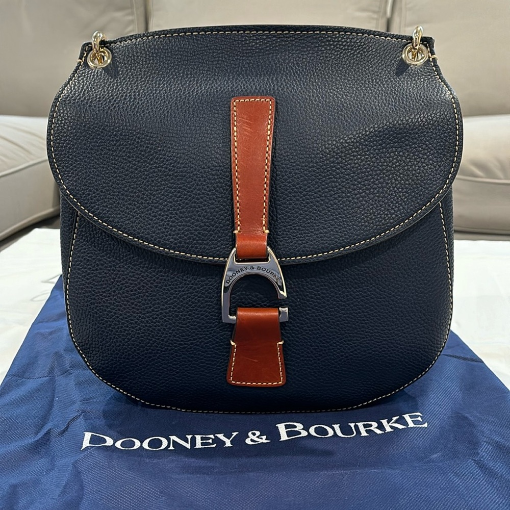 Dooney & Bourke North South Reese Hobo bag-like new condition